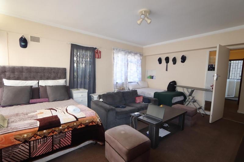 2 Bedroom Property for Sale in Wynberg Upper Western Cape